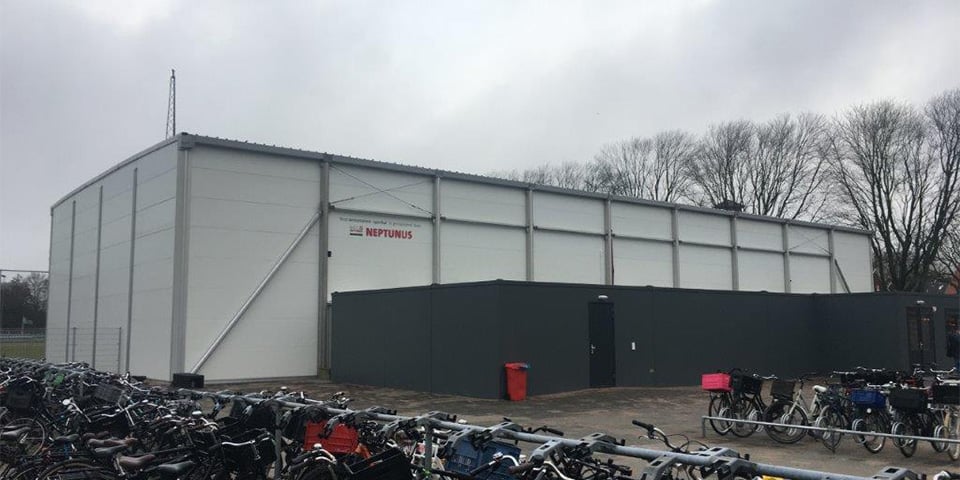 Tijdelijke sporthal in Haarlem geopend