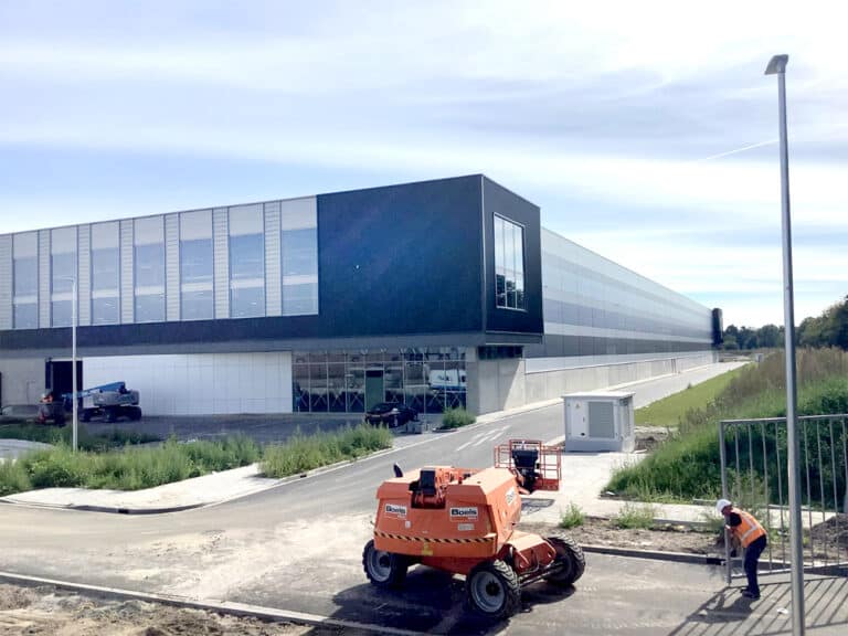 Eerste Fase Van XXL distributiecentrum Op Voormalige Philips site Wordt 