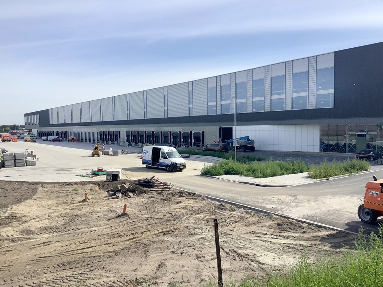 Eerste Fase Van XXL distributiecentrum Op Voormalige Philips site Wordt 