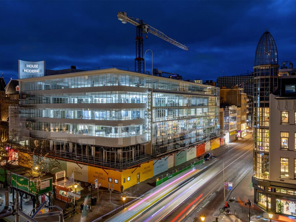 Architectonisch winkel- en kantoren­complex is het nieuwe icoon in Utrecht