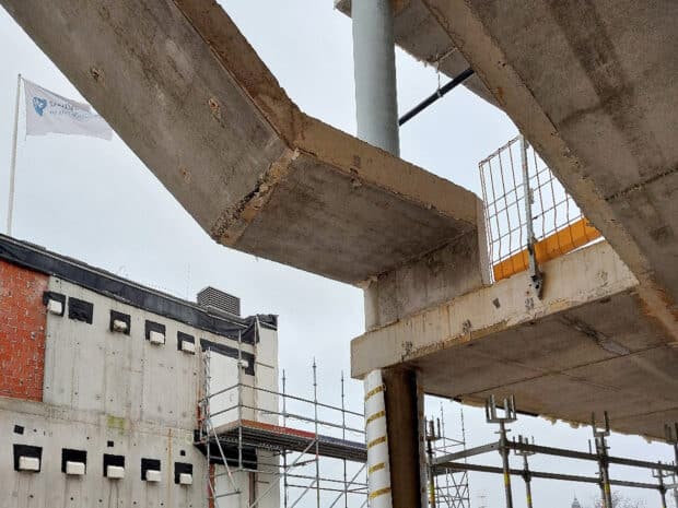 Constructie met in het werk gestort beton: ‘Voor het uitkragende