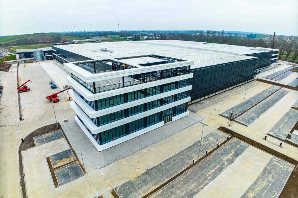 Eerste grote Distributiecentrum voor het Zweedse NA-KD<br>in Nederland