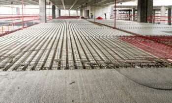 Staalplaat-betonvloer-met-deuvels-en-klimaatsysteem(ENT_ID=4777